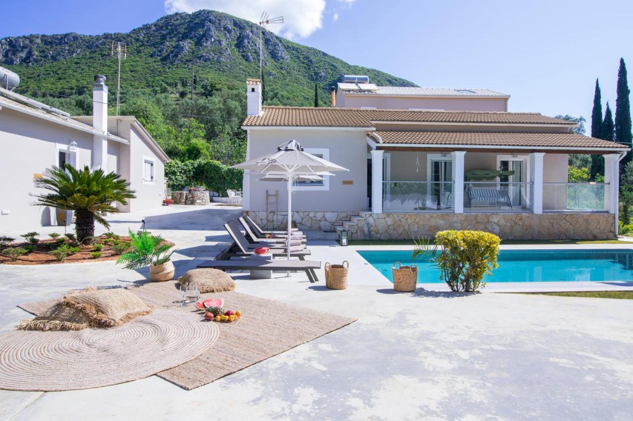 Grande Terra Villas With Swimming Pool Spartylas Exterior photo