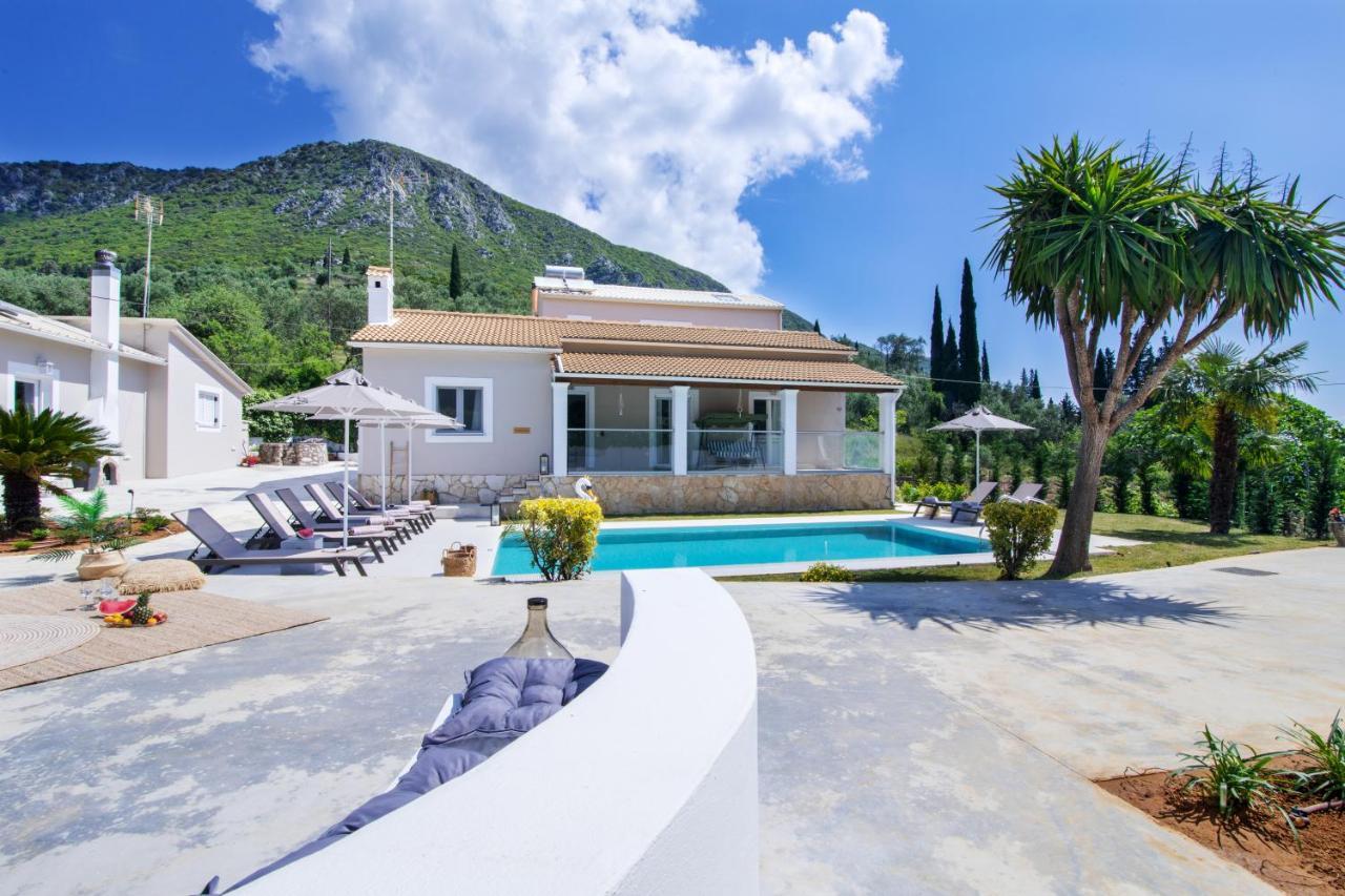 Grande Terra Villas With Swimming Pool Spartylas Exterior photo